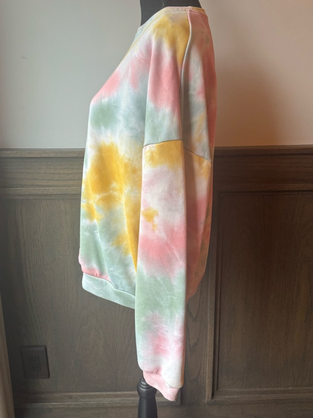 LE LIS Nordstrom Chic Tie-Dye Sweatshirt Top Large EUC - Picture 2 of 6